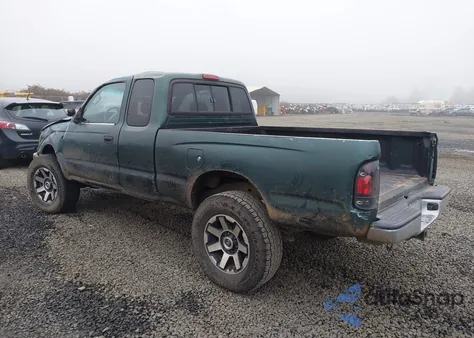 2000 Toyota Tacoma Prerunner from USA, damaged, VIN 4TASM92N9YZ632105